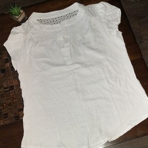 White short sleeve shirt